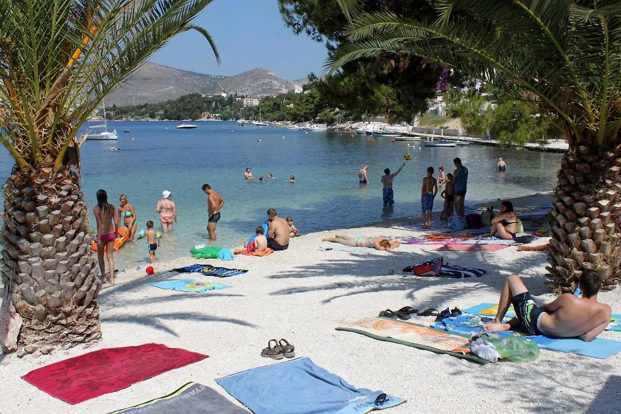 Family Friendly Apartments With A Swimming Pool Okrug Gornji, Ciovo - 16893 Trogir