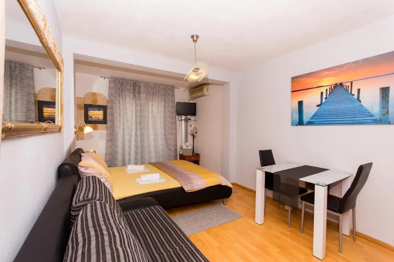 Family Friendly Apartments With A Swimming Pool Okrug Gornji, Ciovo - 16893 Trogir