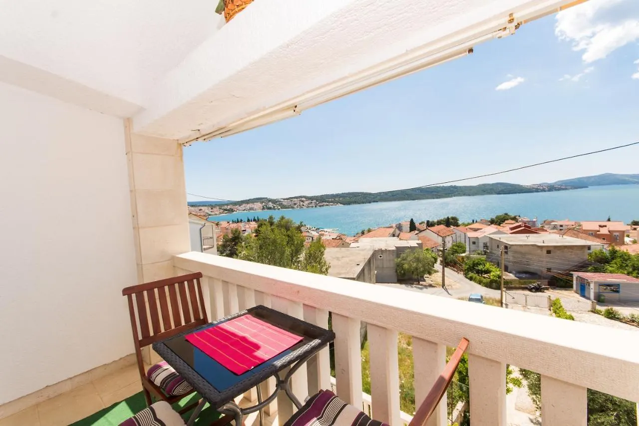 Family Friendly Apartments With A Swimming Pool Okrug Gornji, Ciovo - 16893 Trogir