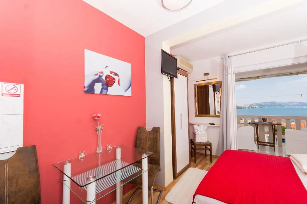 Family Friendly Apartments With A Swimming Pool Okrug Gornji, Ciovo - 16893 Trogir 0*,  Croatia