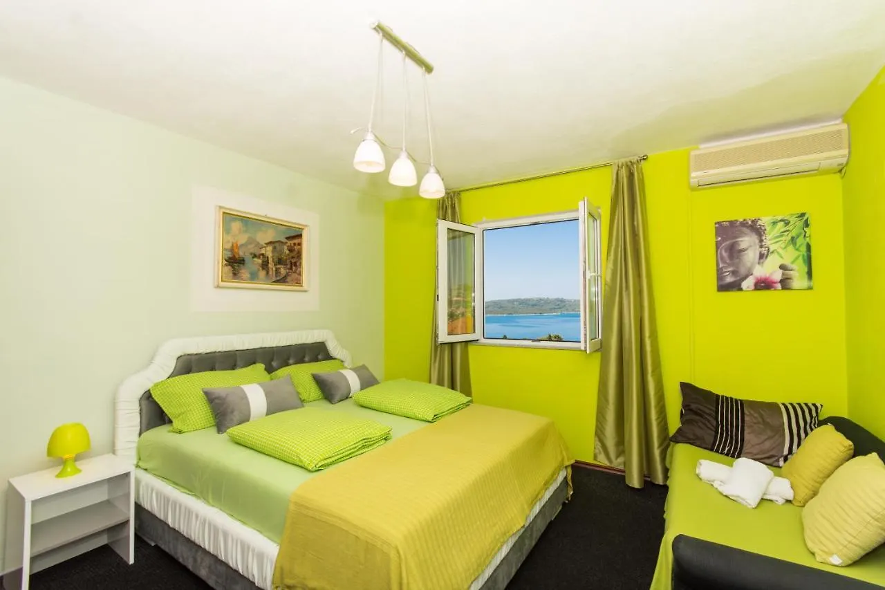 Family Friendly Apartments With A Swimming Pool Okrug Gornji, Ciovo - 16893 Trogir 0*,  Croatia