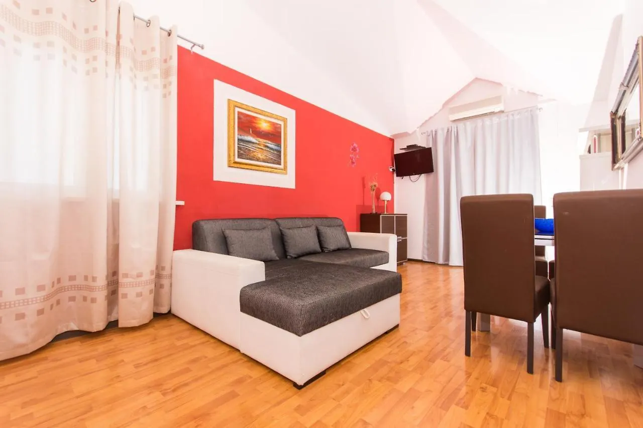 Family Friendly Apartments With A Swimming Pool Okrug Gornji, Ciovo - 16893 Trogir