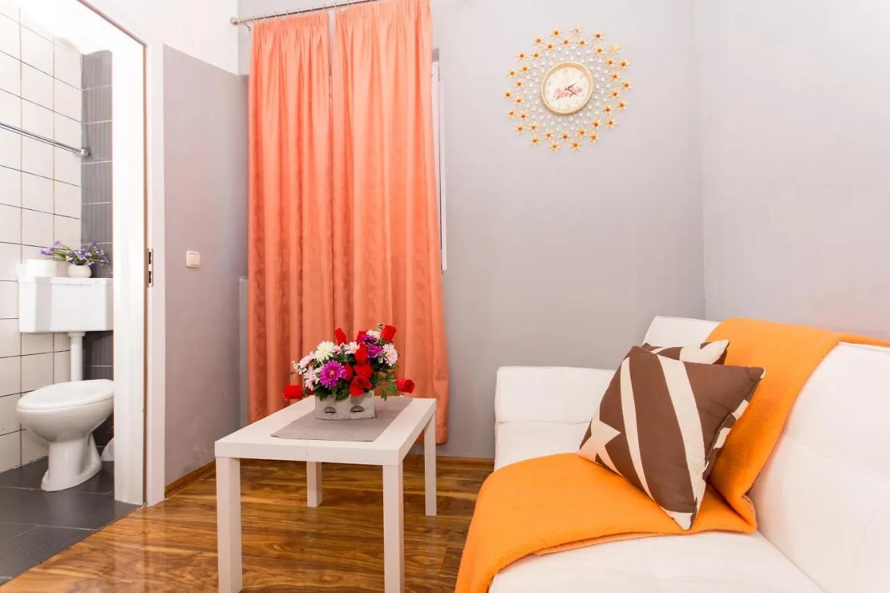 Family Friendly Apartments With A Swimming Pool Okrug Gornji, Ciovo - 16893 Trogir