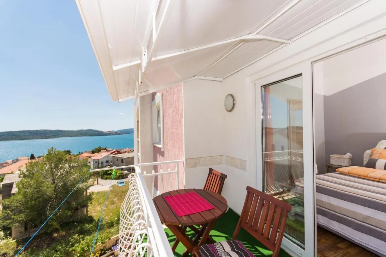 Family Friendly Apartments With A Swimming Pool Okrug Gornji, Ciovo - 16893 Trogir