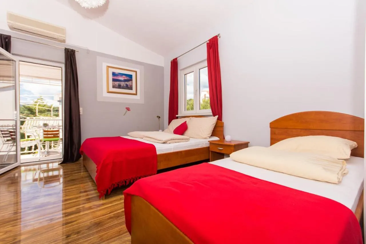 Family Friendly Apartments With A Swimming Pool Okrug Gornji, Ciovo - 16893 Trogir