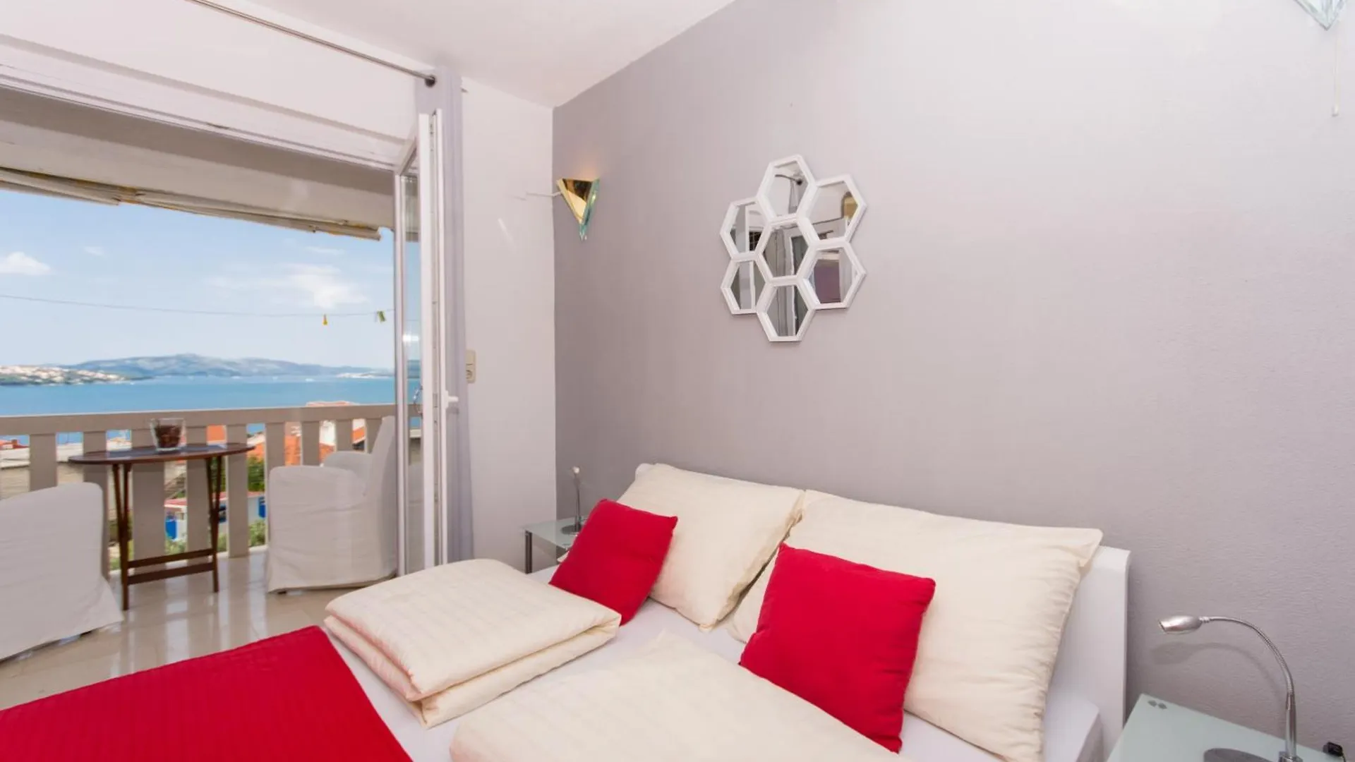 Family Friendly Apartments With A Swimming Pool Okrug Gornji, Ciovo - 16893 Trogir