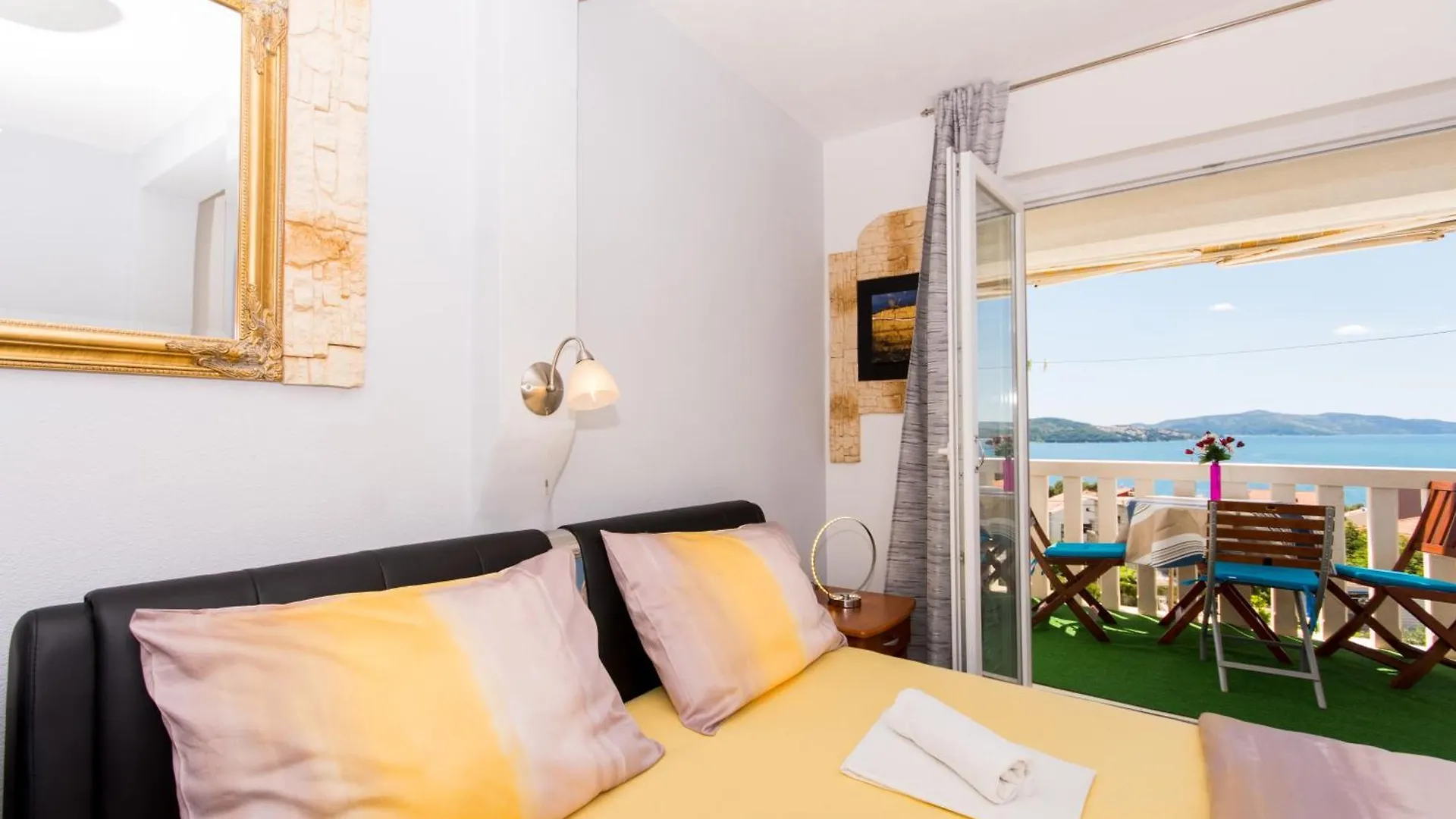 Family Friendly Apartments With A Swimming Pool Okrug Gornji, Ciovo - 16893 Trogir