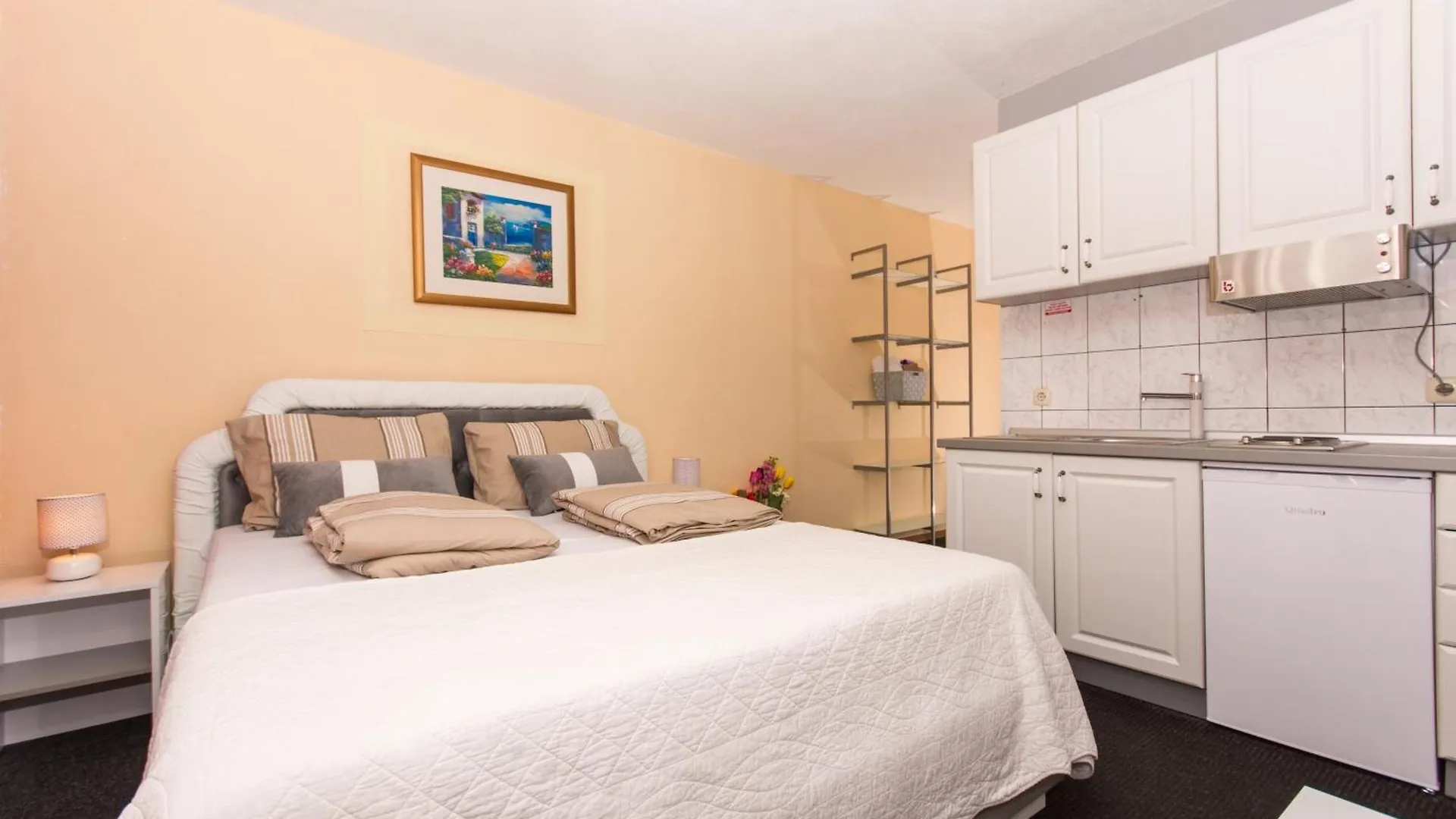 Family Friendly Apartments With A Swimming Pool Okrug Gornji, Ciovo - 16893 Trogir 0*,