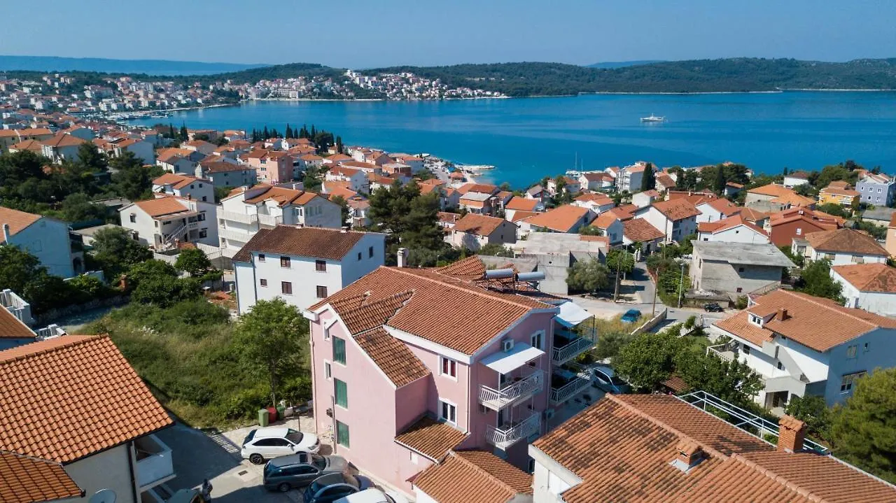 Family Friendly Apartments With A Swimming Pool Okrug Gornji, Ciovo - 16893 Trogir