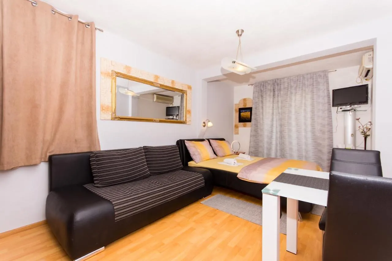 Family Friendly Apartments With A Swimming Pool Okrug Gornji, Ciovo - 16893 Trogir