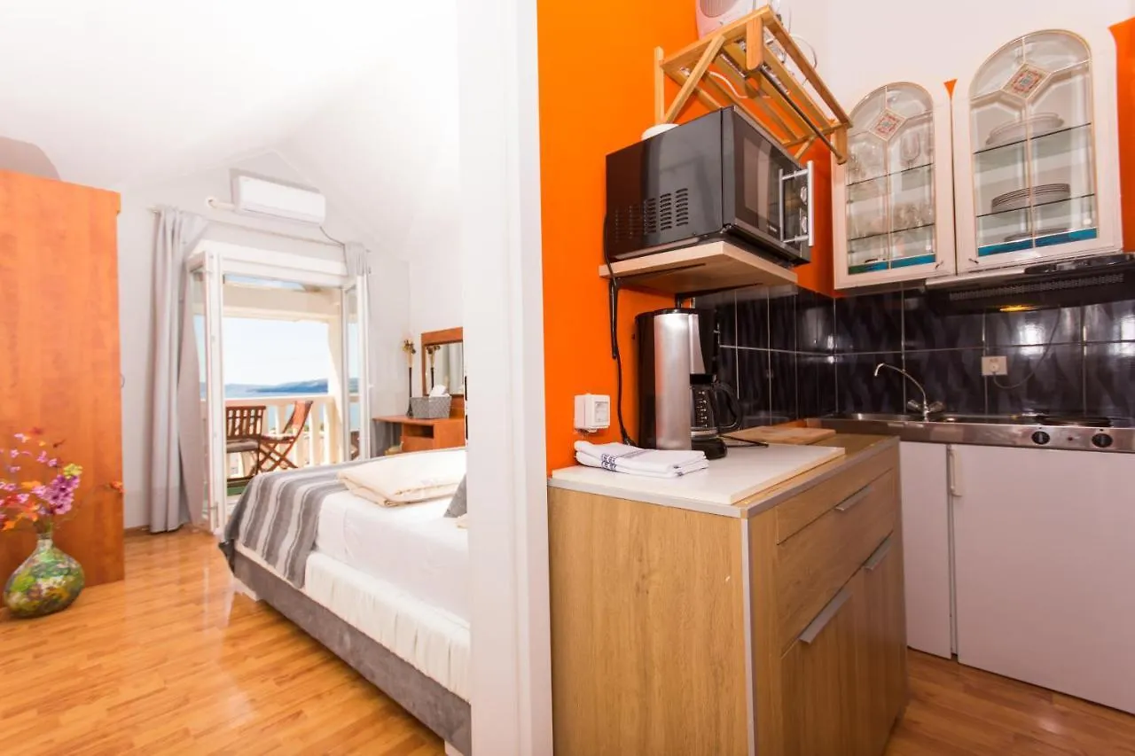 Family Friendly Apartments With A Swimming Pool Okrug Gornji, Ciovo - 16893 Trogir