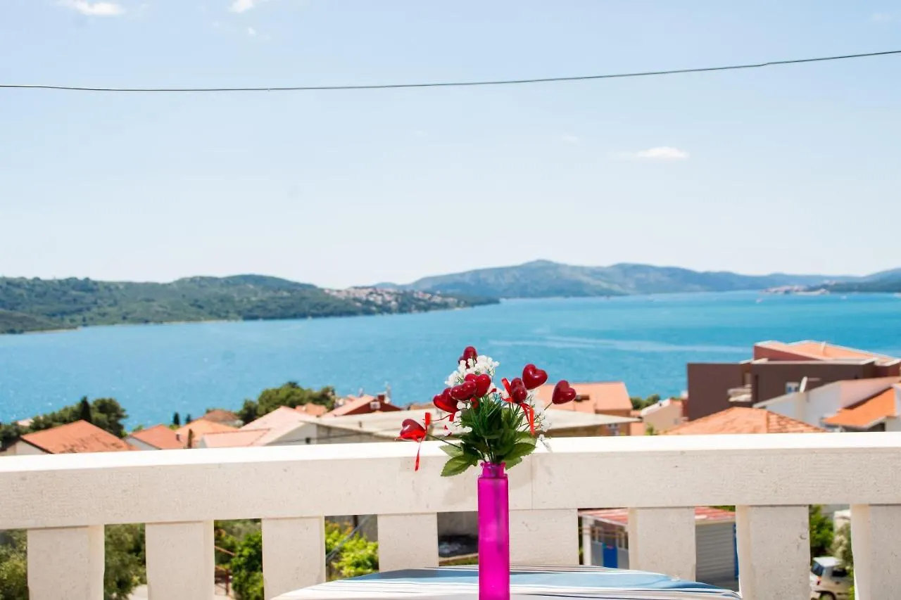 Family Friendly Apartments With A Swimming Pool Okrug Gornji, Ciovo - 16893 Trogir