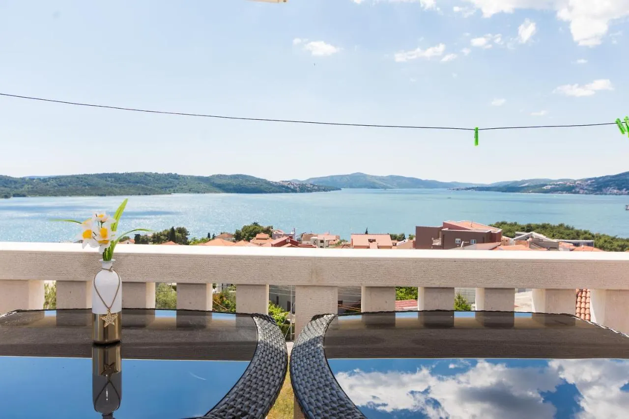 Family Friendly Apartments With A Swimming Pool Okrug Gornji, Ciovo - 16893 Trogir