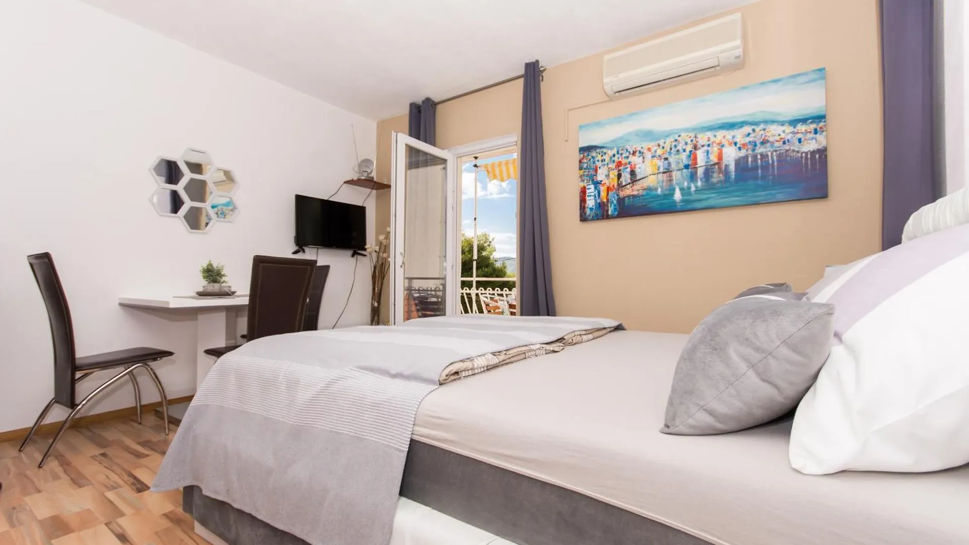 Family Friendly Apartments With A Swimming Pool Okrug Gornji, Ciovo - 16893 Trogir