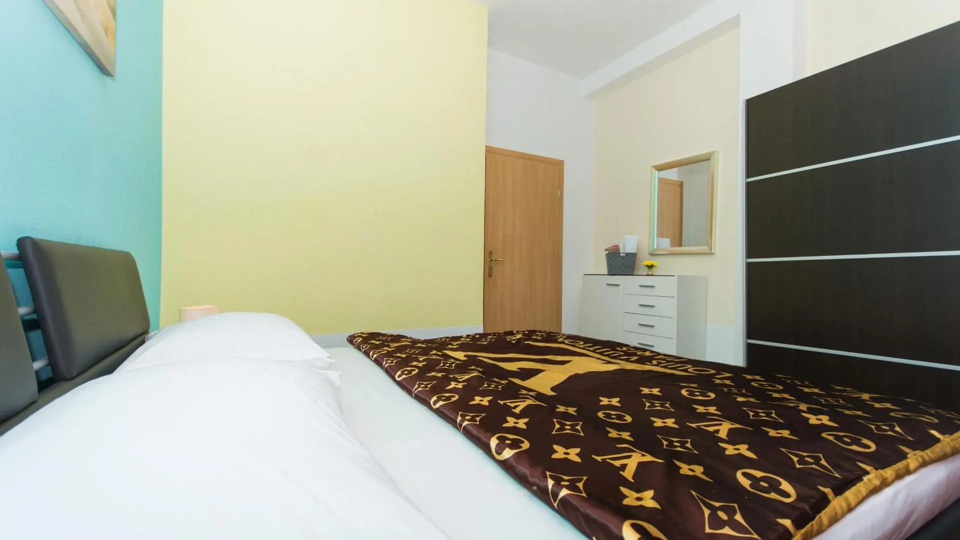 Family Friendly Apartments With A Swimming Pool Okrug Gornji, Ciovo - 16893 Trogir