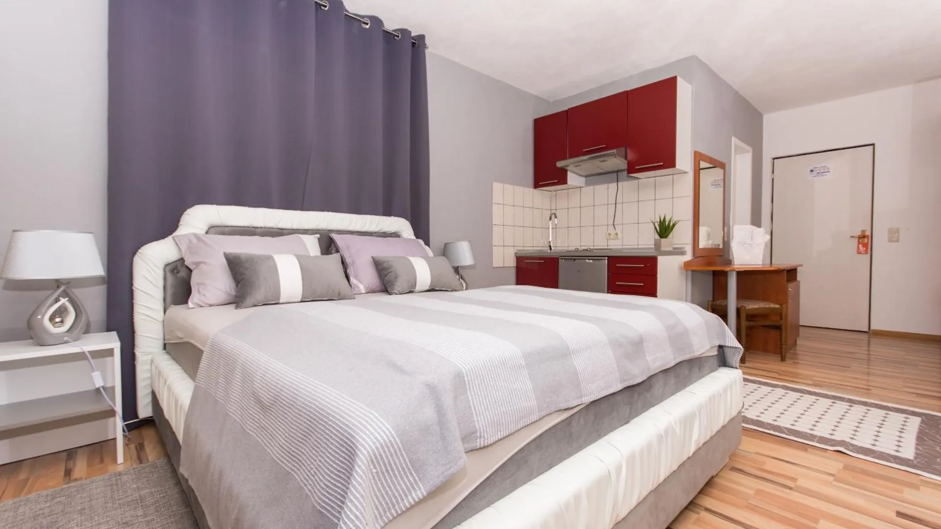 Family Friendly Apartments With A Swimming Pool Okrug Gornji, Ciovo - 16893 Trogir