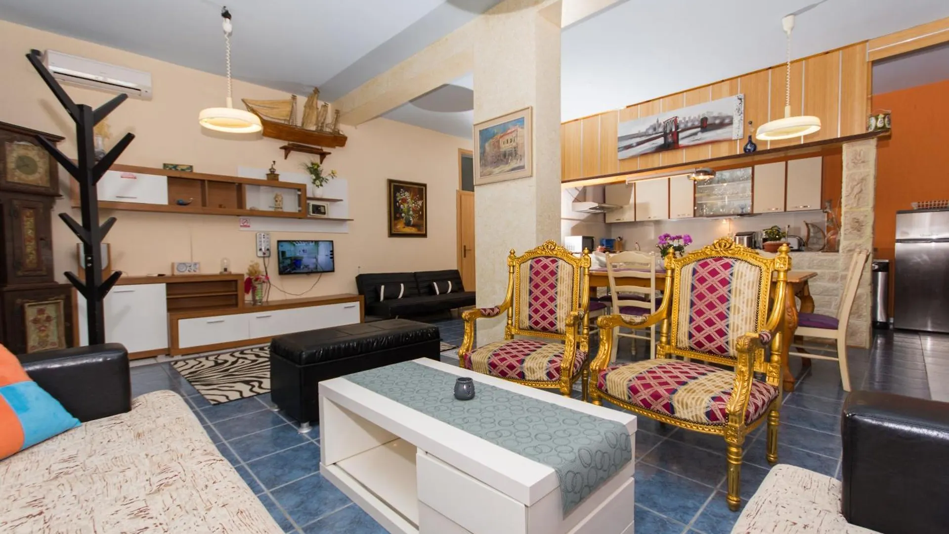 Family Friendly Apartments With A Swimming Pool Okrug Gornji, Ciovo - 16893 Trogir