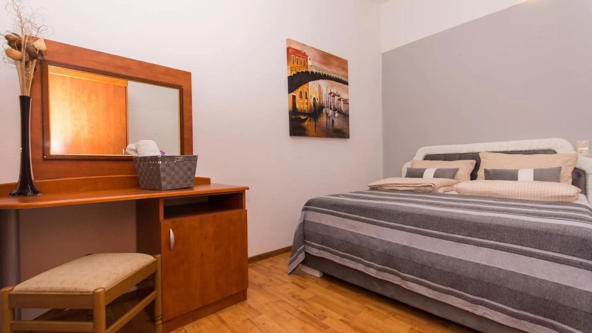 Family Friendly Apartments With A Swimming Pool Okrug Gornji, Ciovo - 16893 Trogir