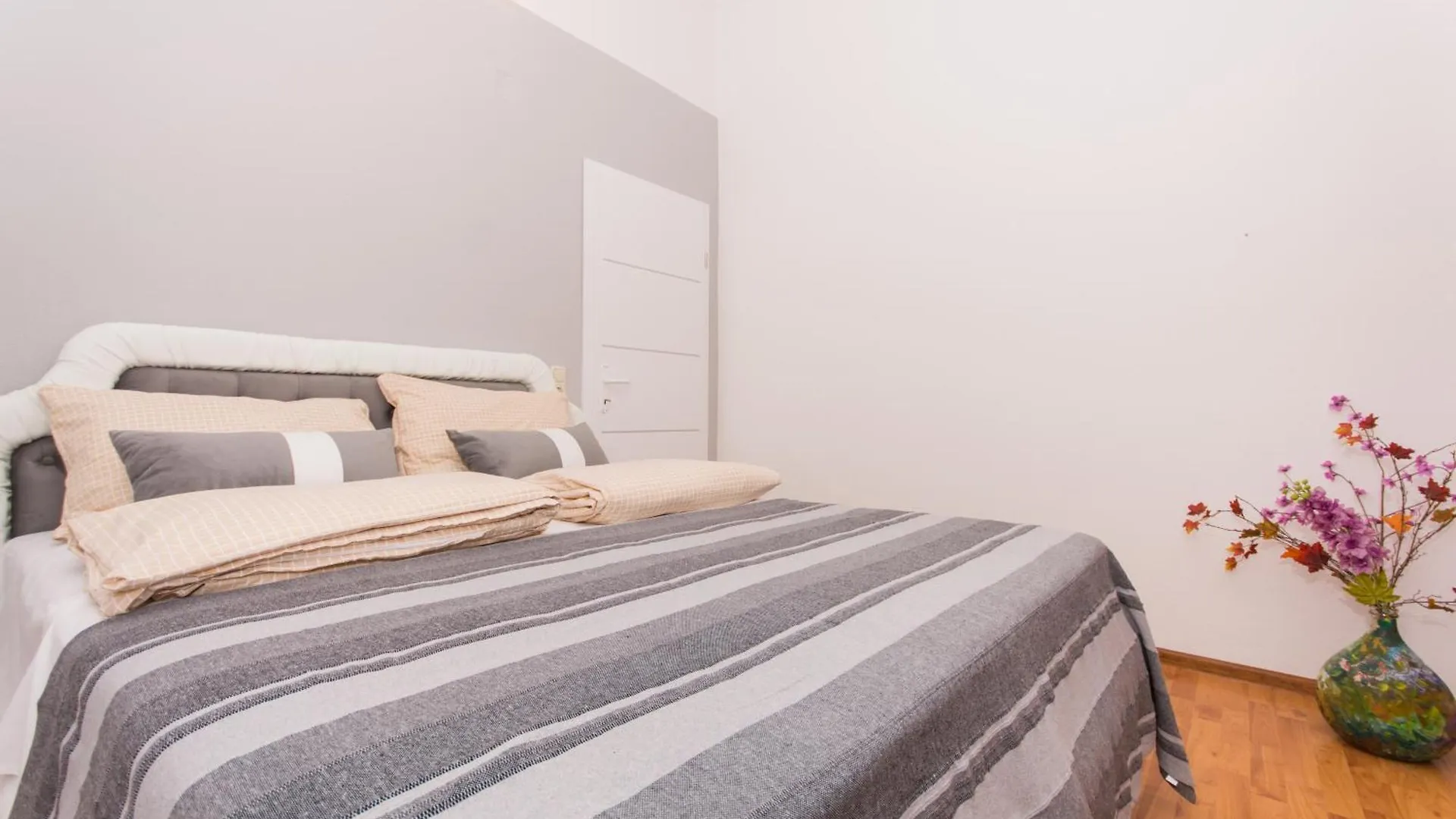 Family Friendly Apartments With A Swimming Pool Okrug Gornji, Ciovo - 16893 Trogir Croatia
